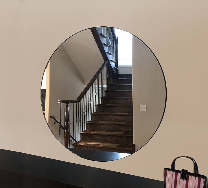 zg 2029-mirrors d. Grish in a distinctive circular shape