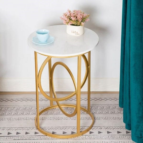 Side table - gold metal
-DS103