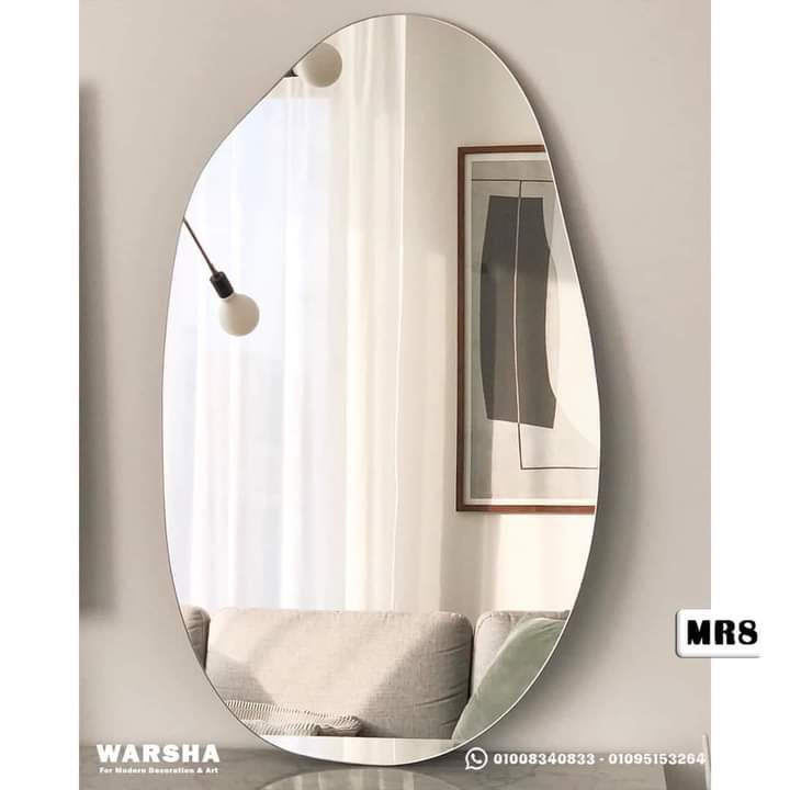 zg 1993-mirrors d. Grishs in a distinctive geometric shape